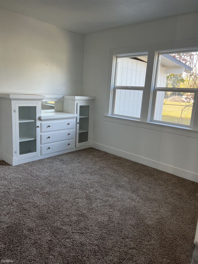 Building Photo - 4 br, 2 bath House - 6345 East Kings Canyo...