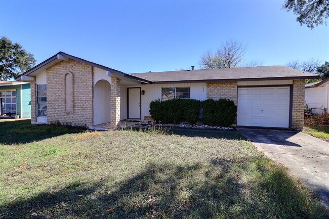 Building Photo - Cozy 3-Bed Home with Eat-In Kitchen & Covered Patio in Converse.