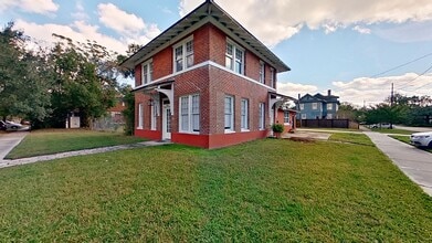 Building Photo - 907 Copeland St