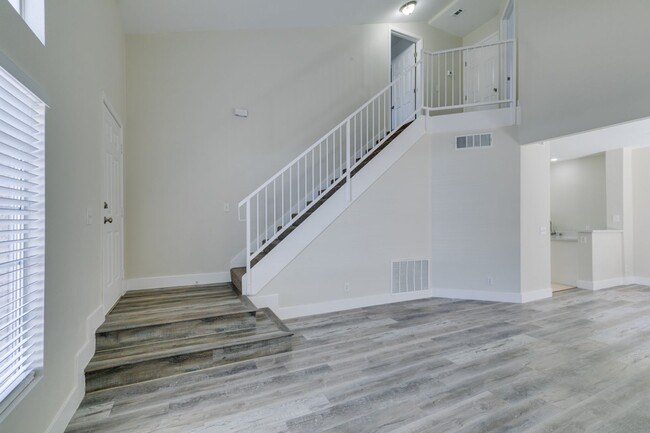 Foto del edificio - Stylish 2-Bedroom Townhome in Henderson!