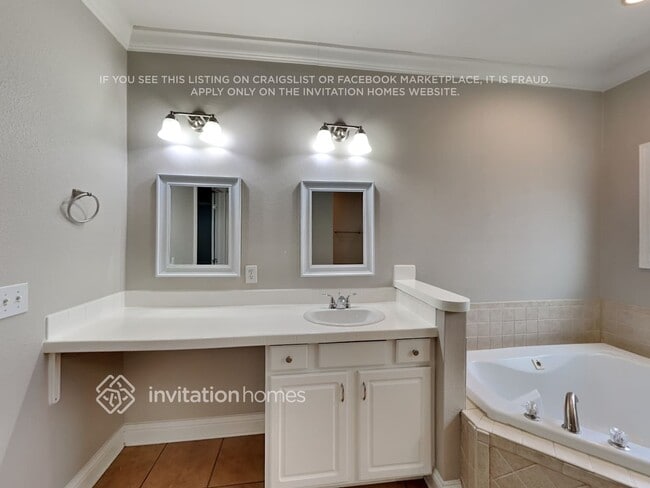 Building Photo - 915 Rome Pike