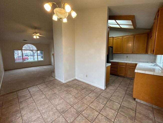 Building Photo - 917 Polo Ct