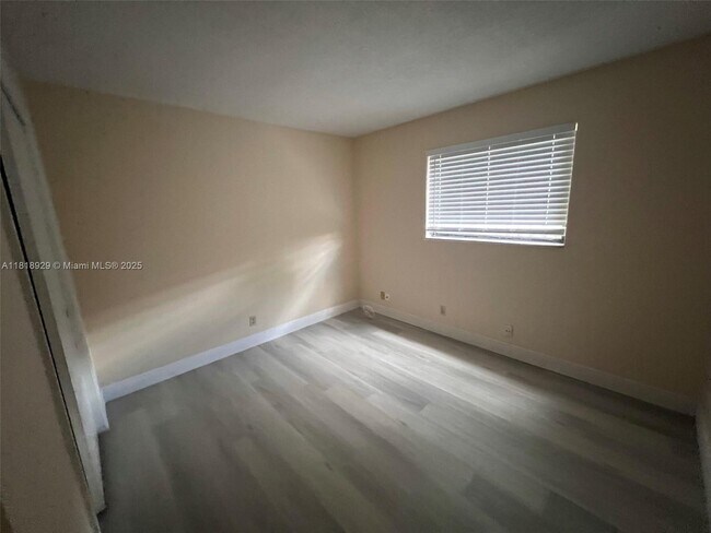 Foto del edificio - 1376 NW 93rd Terrace