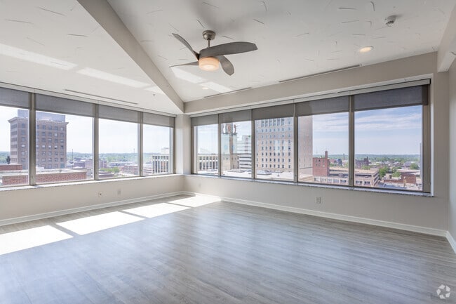 1BD 1BA 1.246 pies. Cuadrados. - Bliss Lofts