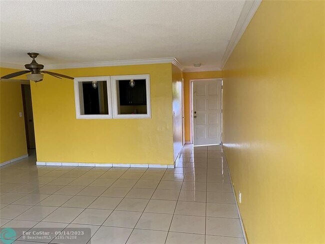 Foto del edificio - 5900 NW 17th Pl