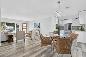 Building Photo - 846 W 29th St