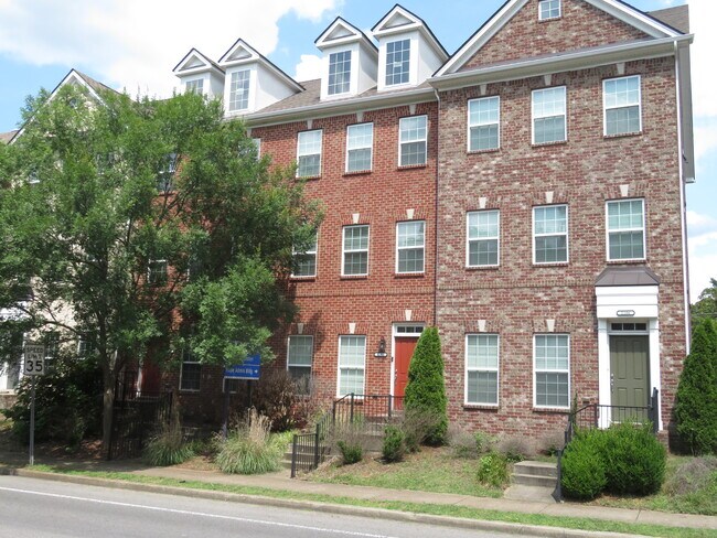 Fachada del edificio - 2108 Middle Tennessee Blvd