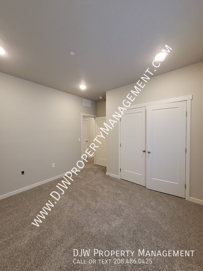 Building Photo - 616 N 44th St