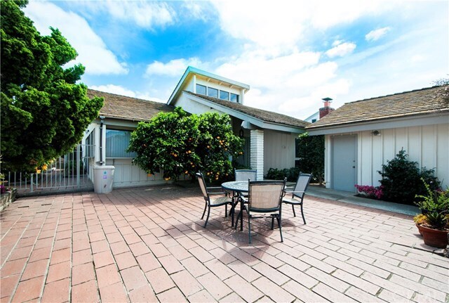 Foto del edificio - 24 Cypress Tree Ln