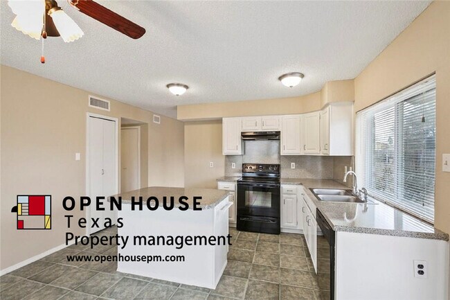 Foto del edificio - 2209 Sequoia Ln, Bedford