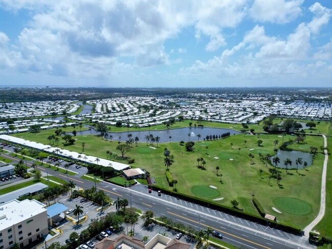 Photo - 127 Leisureville Blvd House