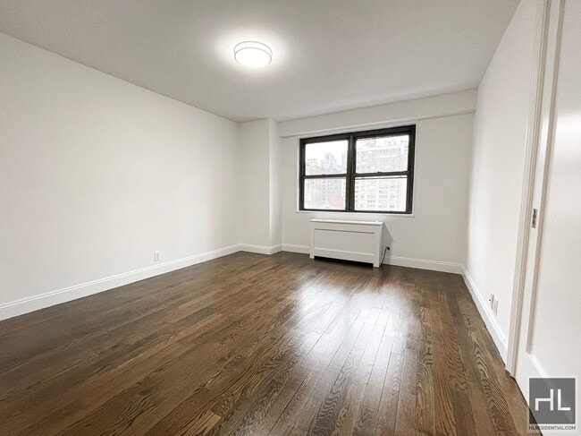 Building Photo - E 88th St
