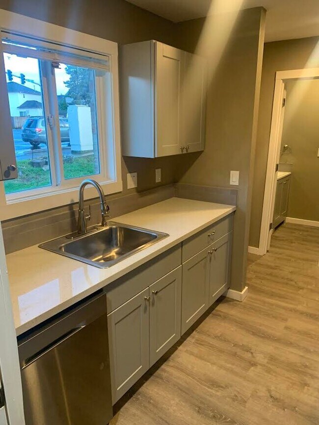 Building Photo - dubr03