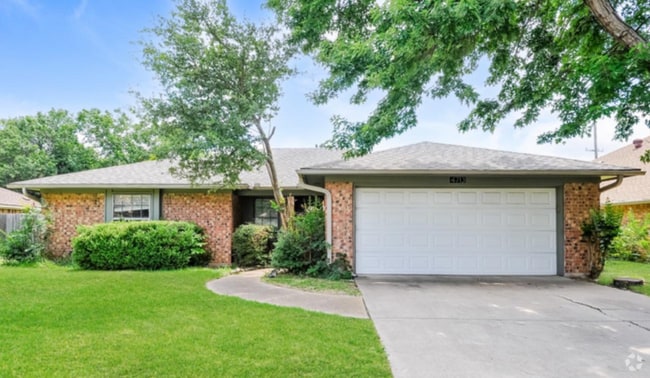 Building Photo - 4713 Ringold Dr