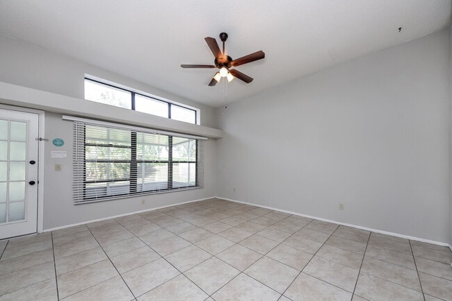 Building Photo - 5237 Desmond Ln