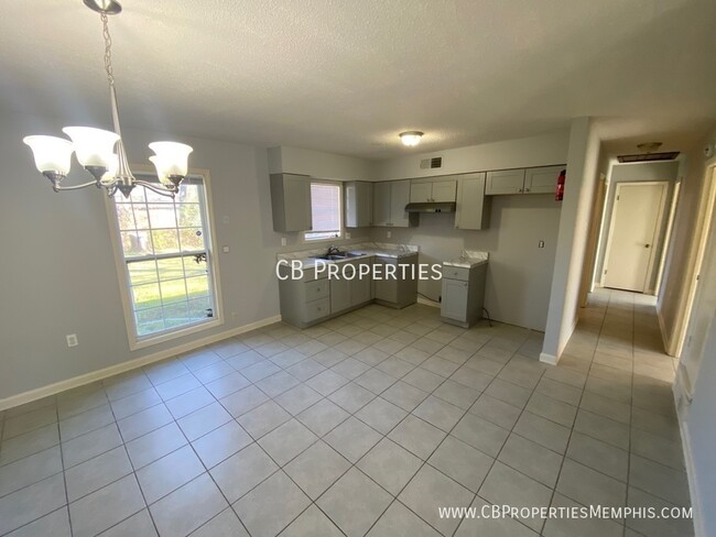 Building Photo - $250 Gift Card Promo