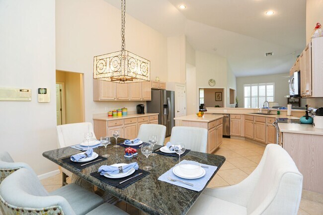 Foto del edificio - ***3BED+DEN/2BATH***AUTUMN WOODS***SEASONAL OR ANNUAL RENTAL***FURNISHED***