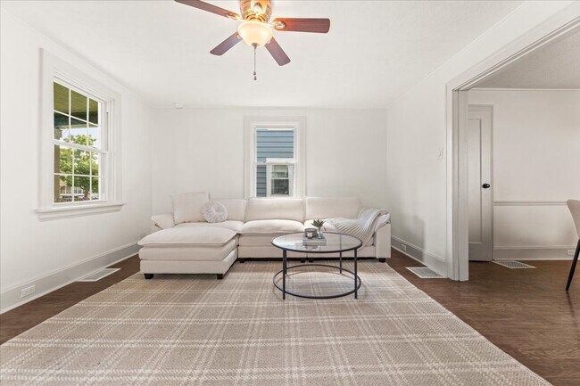 Foto del edificio - 3126 Mapleleaf Ave