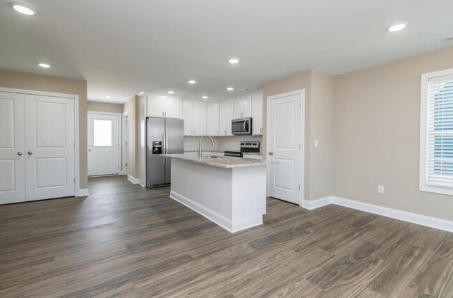 Building Photo - 1173 Judah Bear Blvd
