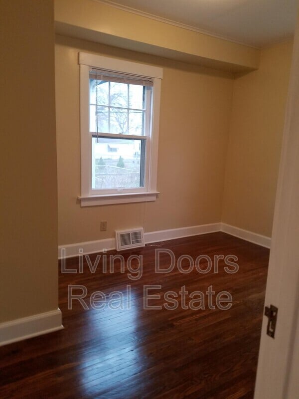 Building Photo - 1548 S 25th St