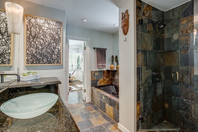 Building Photo - Historic Art Deco Home in Kessler Park