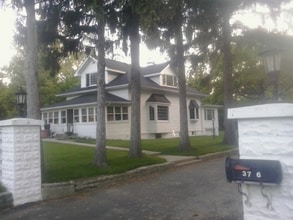 Building Photo - 3746 Fairview Ave