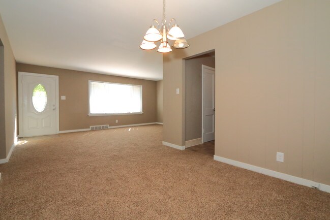 Building Photo - 17 Shireford Ln