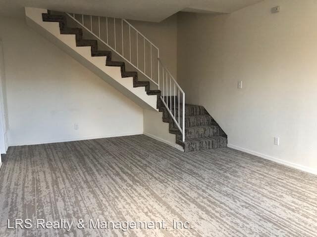 Foto del edificio - 3206-3212 W 60th St