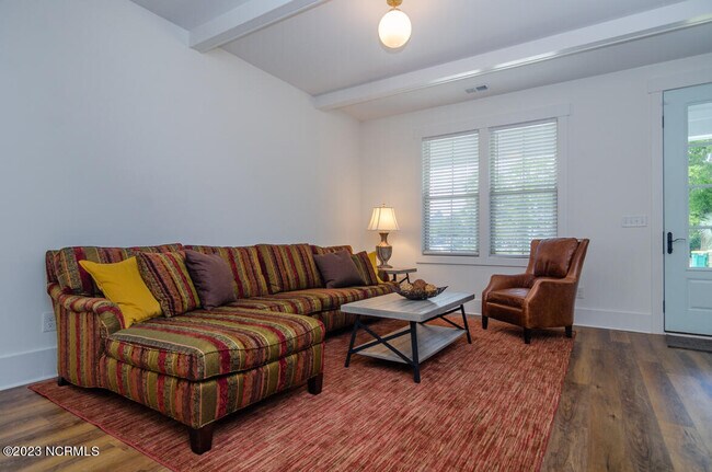 Building Photo - 1733 Pinfish Ln