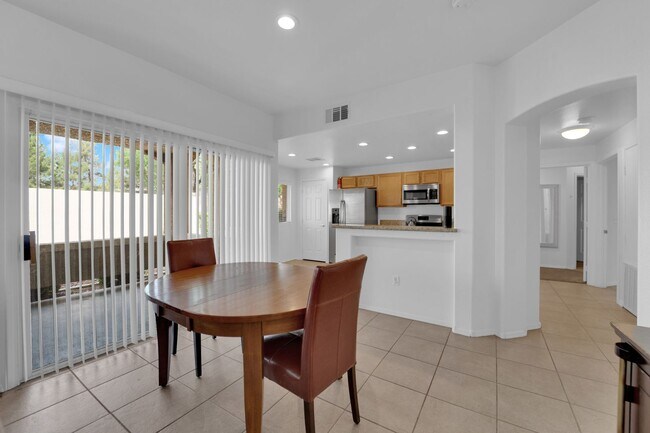Foto del edificio - Charming 2 bedrooms 2 Bathrooms in the Amb...