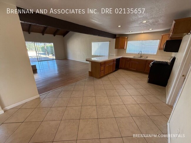 Building Photo - Stunning 3-Bed Home in Bonita with Mountai...