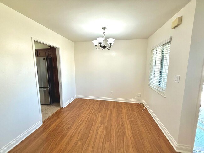 Foto del edificio - Remodeled Paradise Hills Home With Spectacular Views