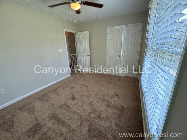 Foto del edificio - 5628 Middlefield Pl