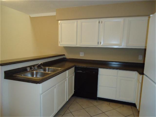 Building Photo - 6319 Cattails Ln
