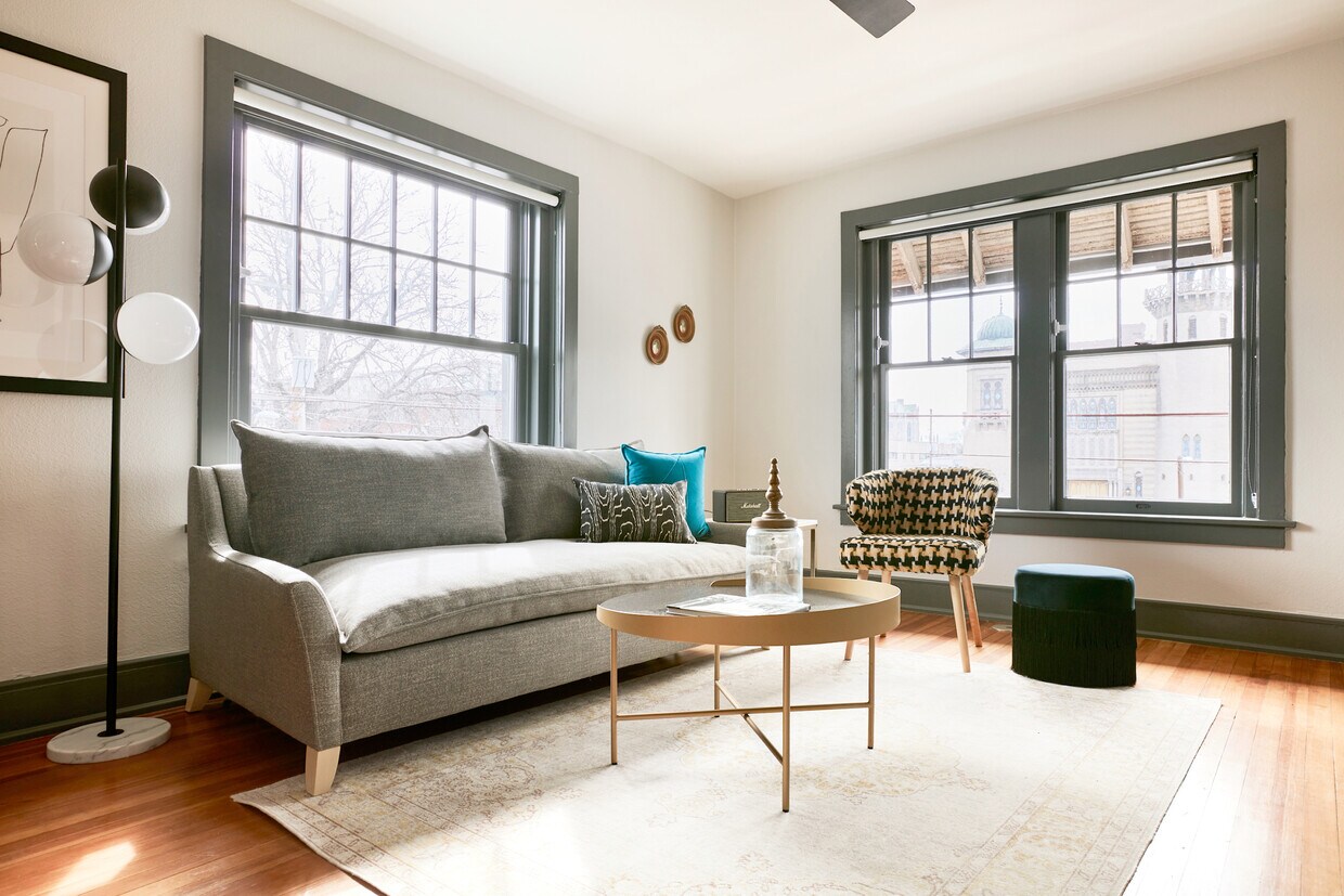 Foto principal - 630 E 16th Ave