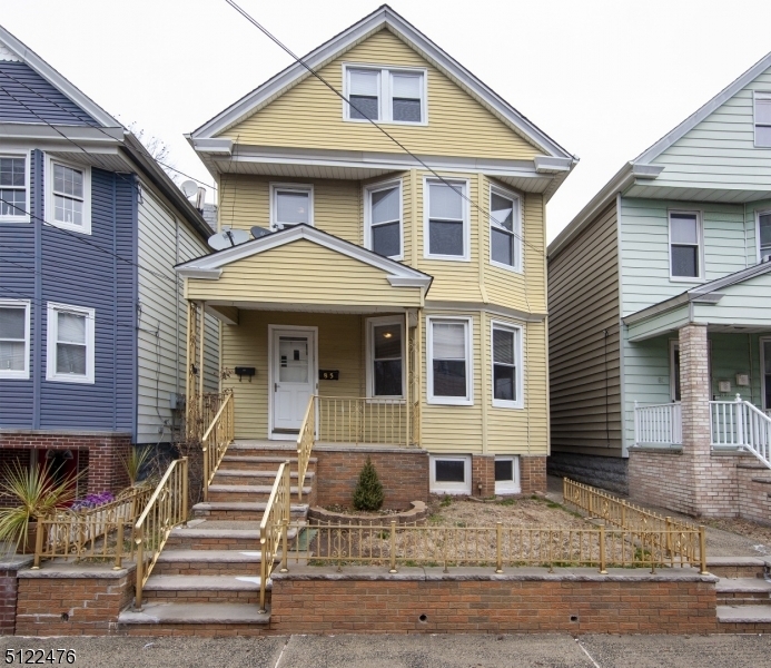 Primary Photo - 85 W 13th St