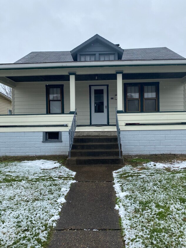 Primary Photo - 313 Jefferson Ave