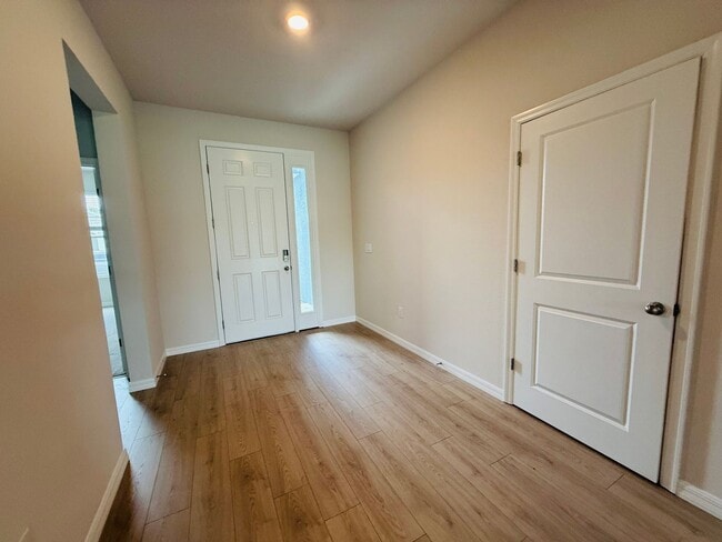 Photo - New built 4 bedroom 3 bath 3 car garage in Coddington Subdivision House