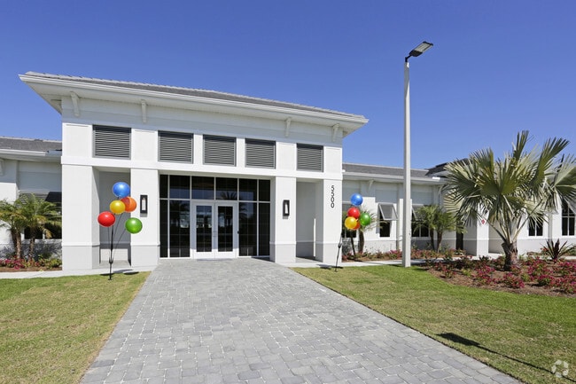 Building Photo - Spectra