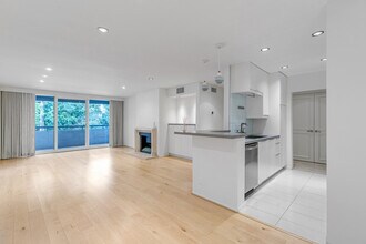 Building Photo - 8535 N W Knoll Dr