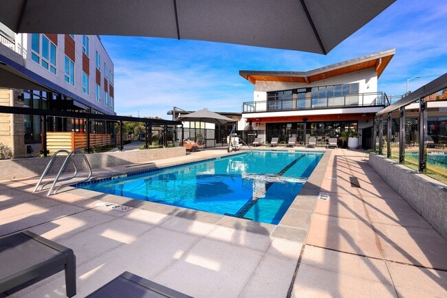 Building Photo - Midtown 64 Apartments