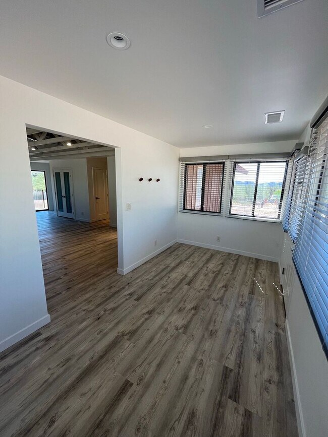 Foto del edificio - 7017 E Bella Vista Dr