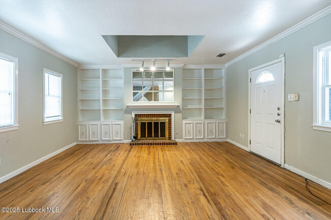 Building Photo - 1923 23rd St