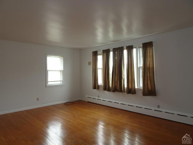 Building Photo - 32 Parkwood Blvd