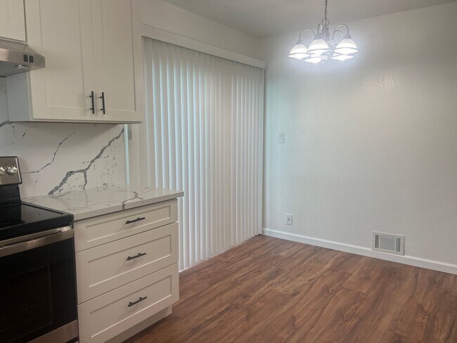 Foto del edificio - 0064 - Boynton Ave 1116/1118