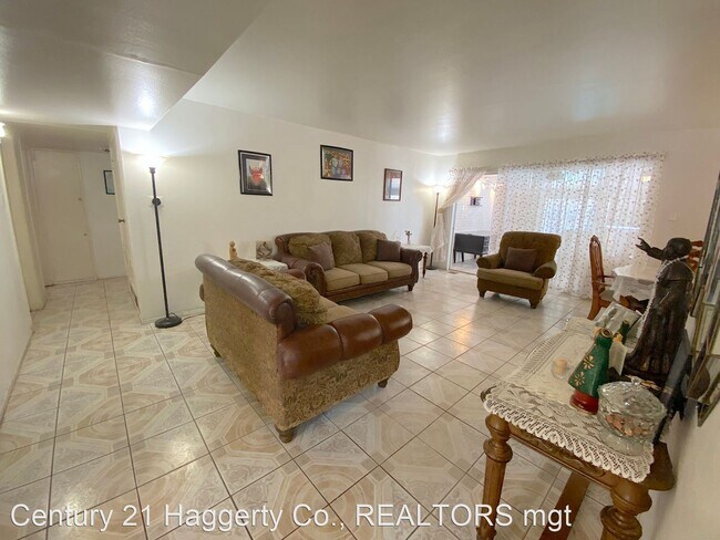 Building Photo - 4 br, 2 bath House - 4121 Larchmont