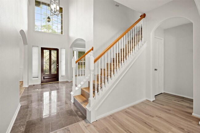 Foto del edificio - 308 Meadow Trail Ct