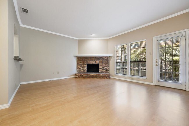 Foto del edificio - 2835 Keller Springs Rd