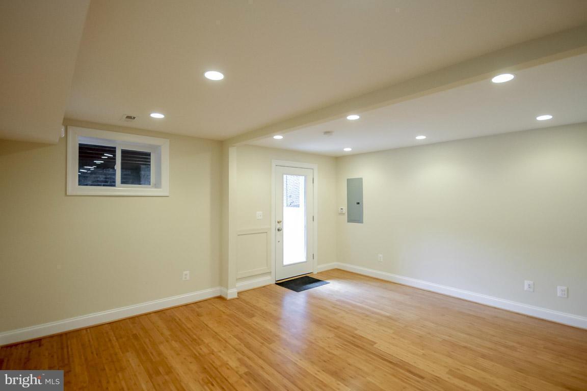 Foto principal - 1734 C St NE