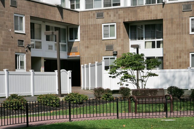 Riverview Court Apartment Homes Apartments Yonkers Ny Building Photo Riverview Court Apartment Homes